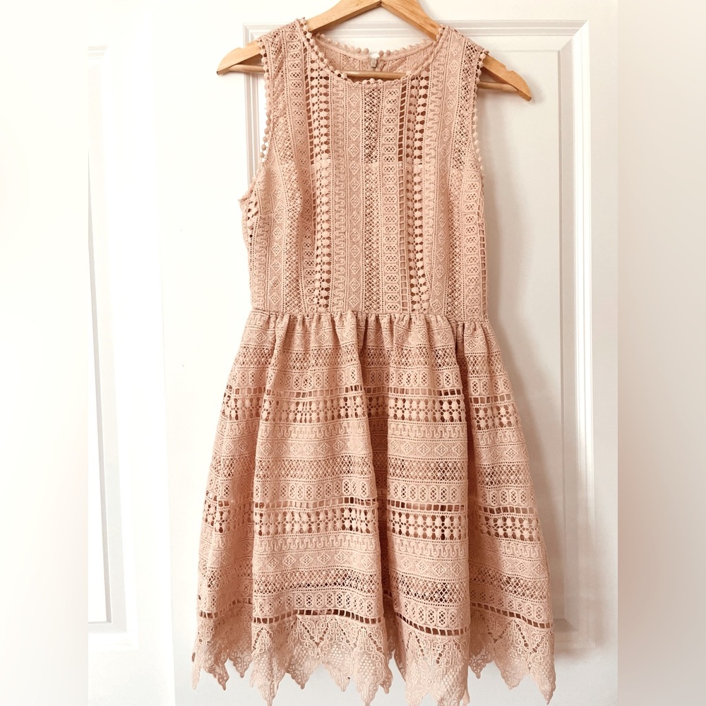 Revolve BB Dakota Elissa Cream Nude Tan Lace Fit and Flare Dress. Size 4